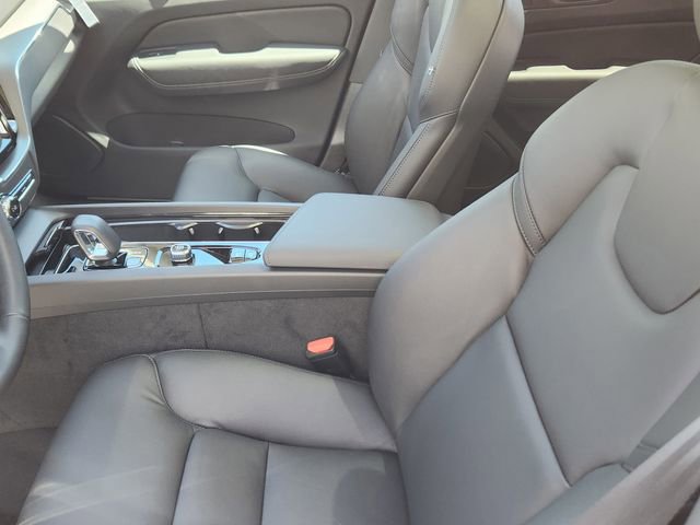 New 2025 Volvo XC60 B5 Core w/ Climate Package image 10
