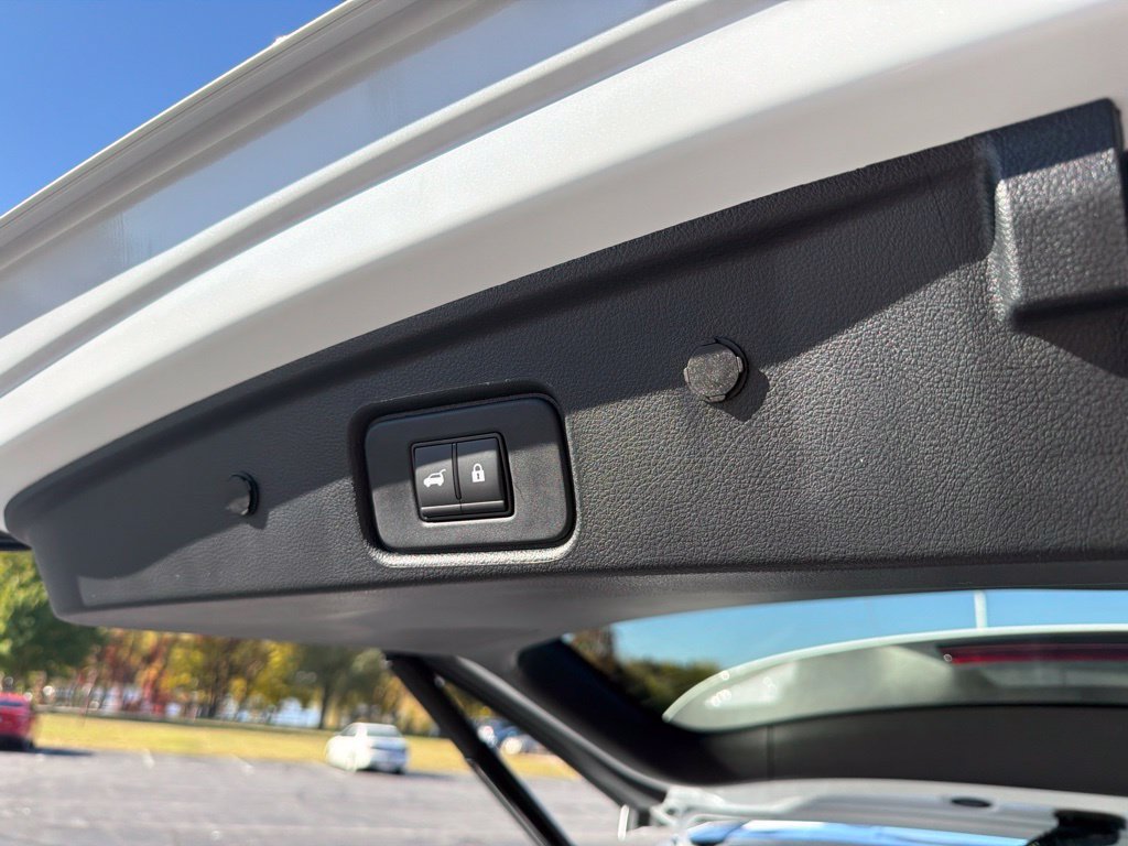 New 2026 Nissan Pathfinder Platinum AWD/4WD image 9