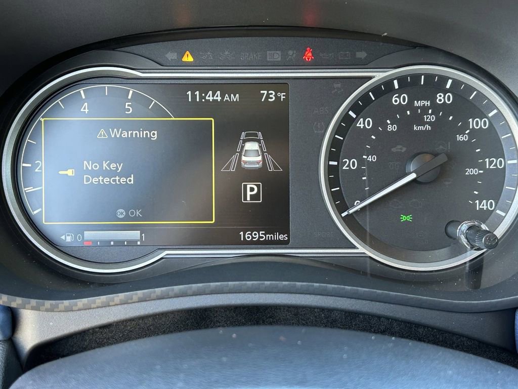 Used 2025 Nissan Versa SV w/ Trunk Package image 27