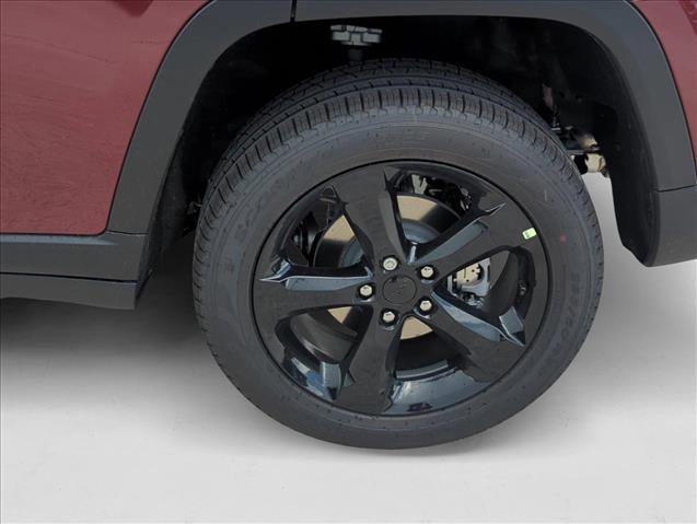 New 2025 Jeep Grand Cherokee Limited w/ Luxury Tech Group II RWD image 10