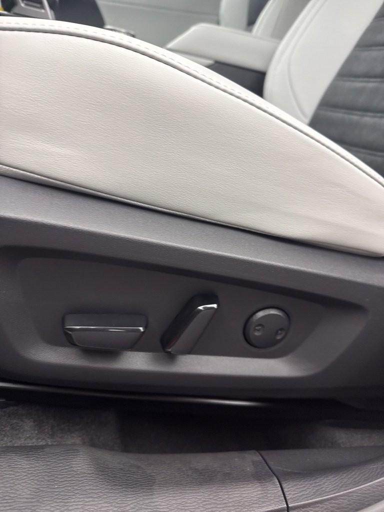 New 2025 Mitsubishi Outlander SE image 14