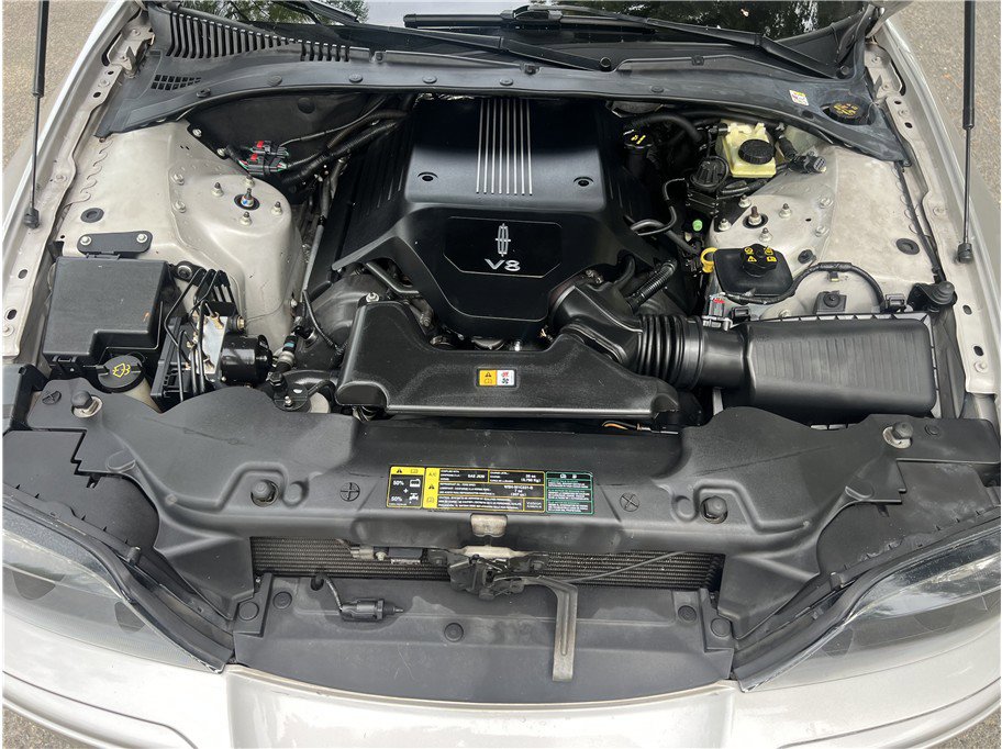 Used 2004 Lincoln LS image 19