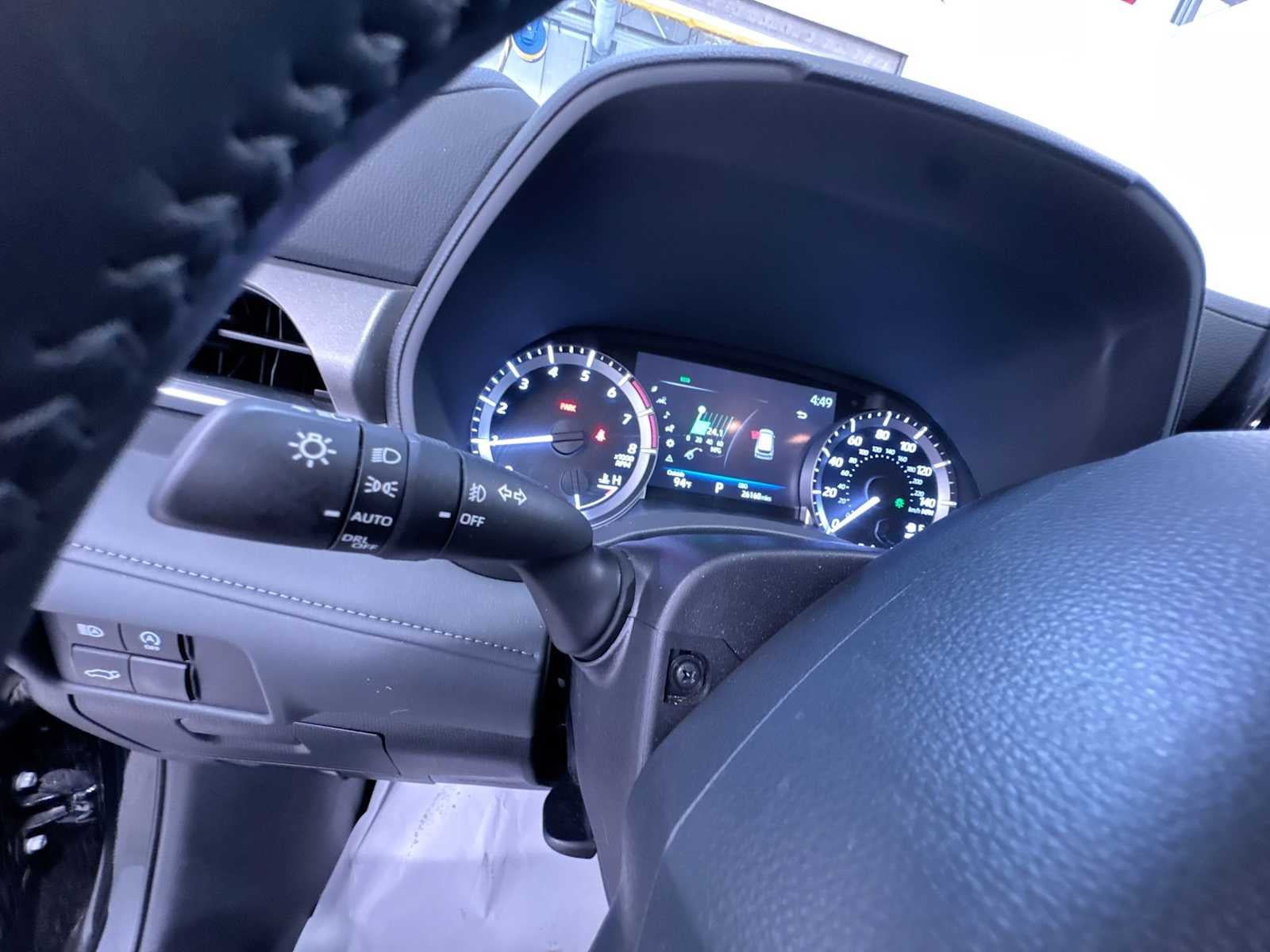 Used 2025 Toyota Highlander LE FWD image 18