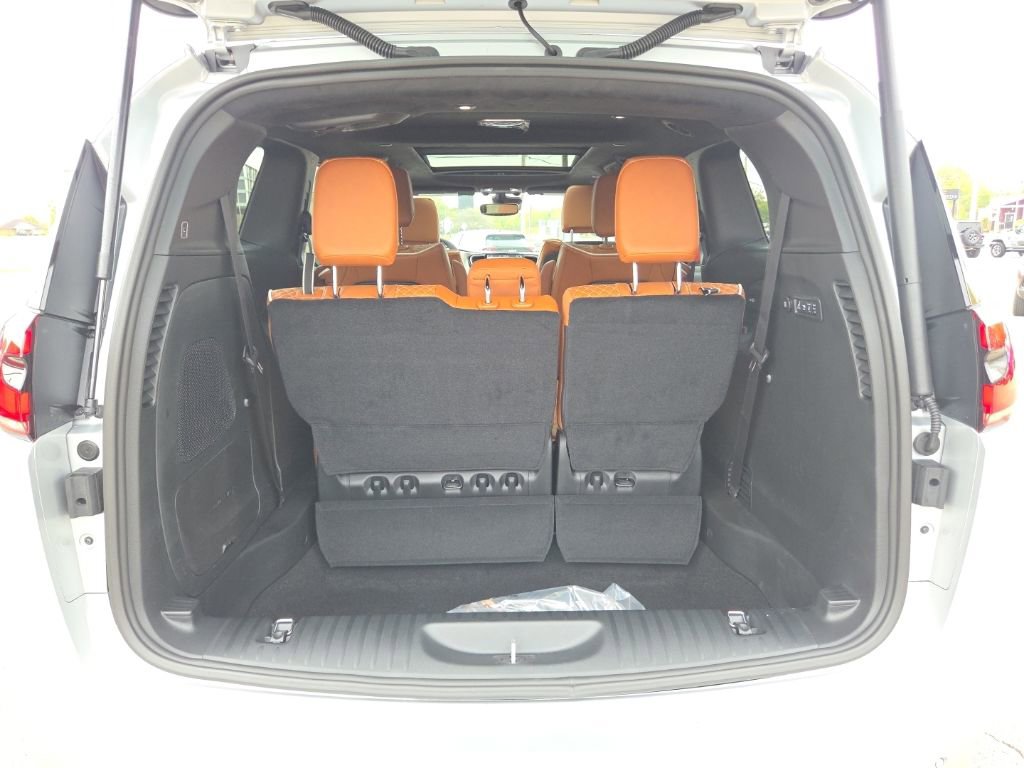 New 2026 Chrysler Pacifica Pinnacle image 7