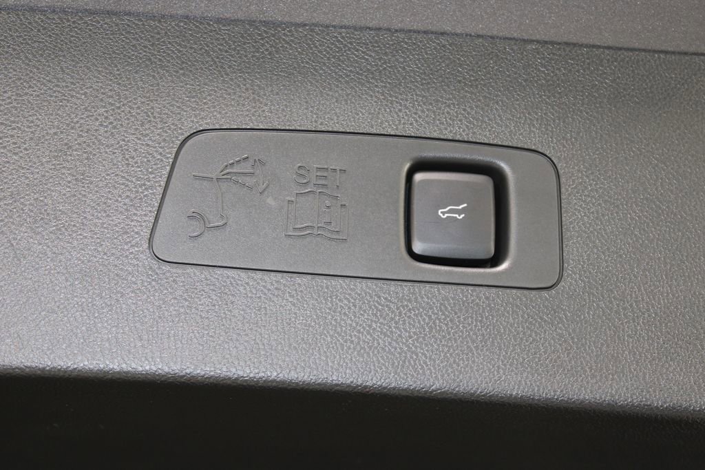 New 2026 Lincoln Corsair Reserve image 16