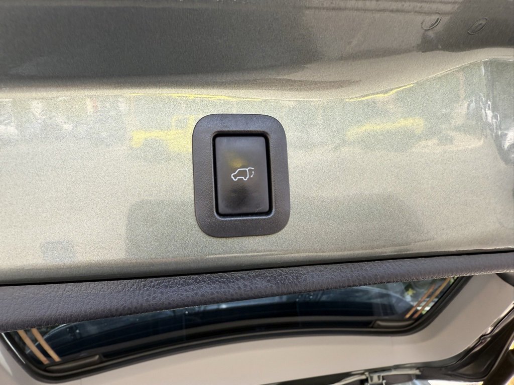 Used 2017 Toyota Highlander Limited Platinum image 26