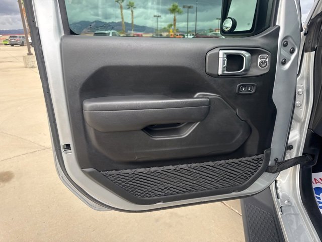 Certified 2022 Jeep Gladiator Rubicon w/ Cold Weather Group image 19