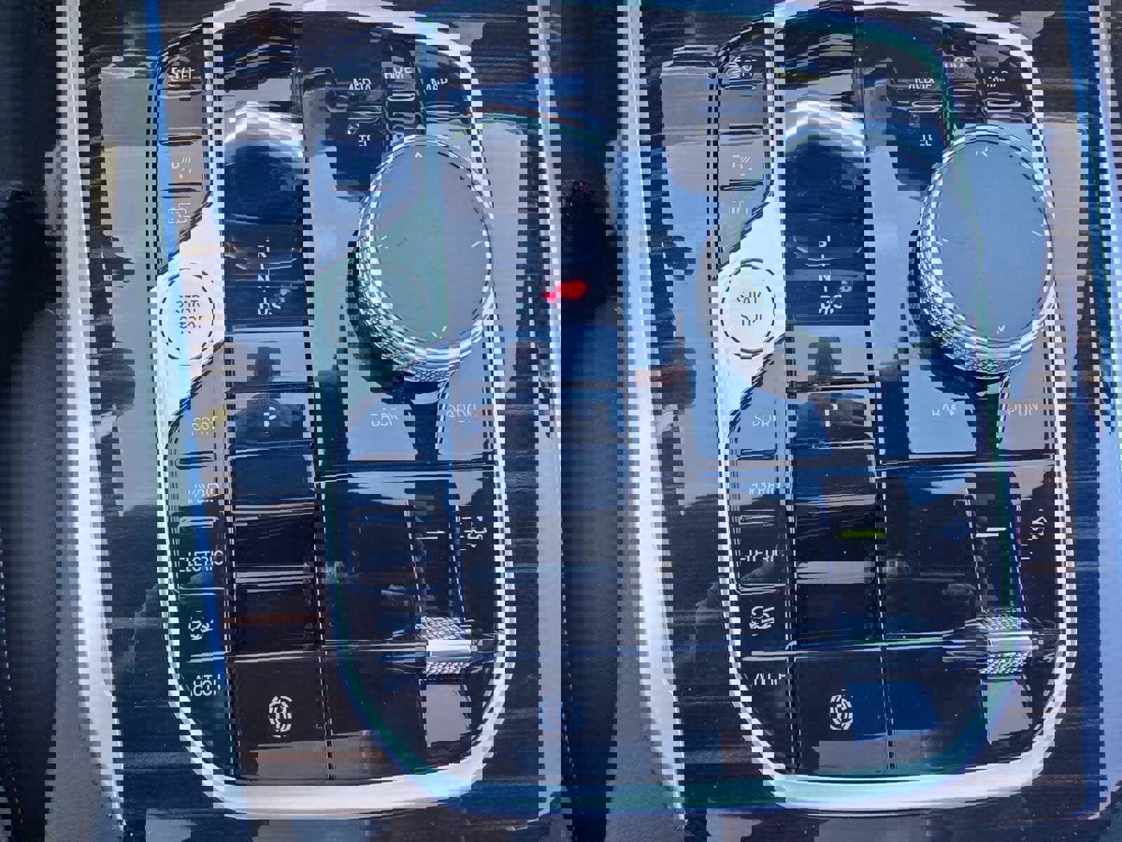 Certified 2025 BMW X5 xDrive50e w/ Premium Package image 14