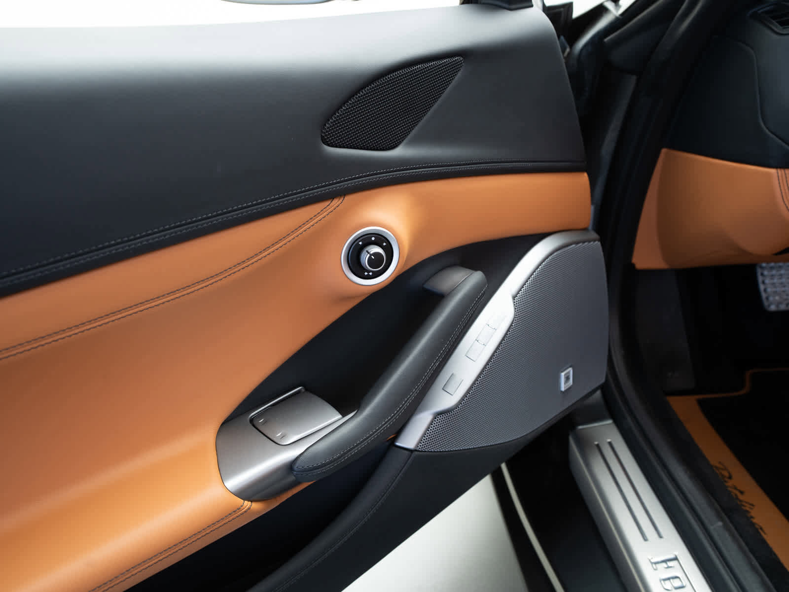 Certified 2019 Ferrari Portofino image 17