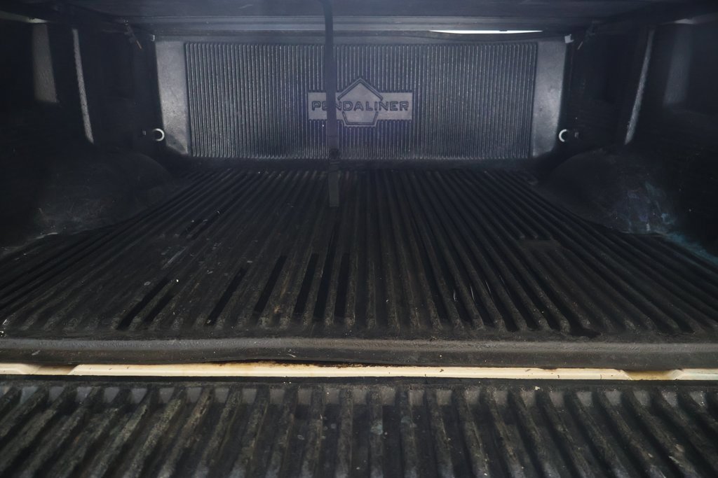 Used 2018 Nissan Titan SV image 13