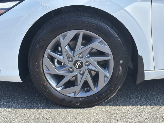 Certified 2026 Hyundai Elantra Hybrid FWD image 11