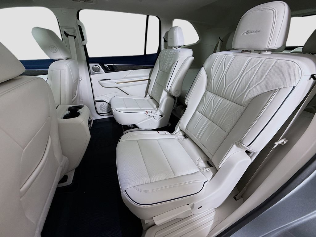Used 2025 Buick Enclave Avenir w/ Super Cruise Package image 25