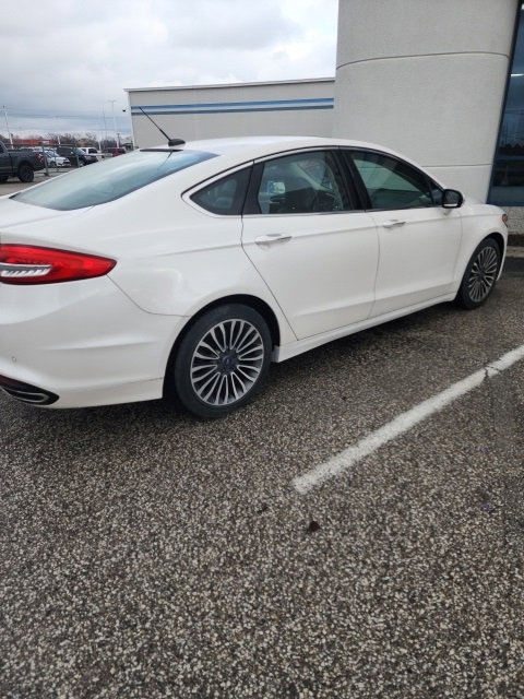 Used 2017 Ford Fusion SE w/ Equipment Group 202A image 4