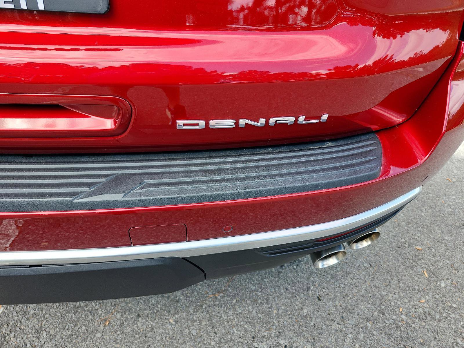 Used 2024 GMC Yukon Denali image 5