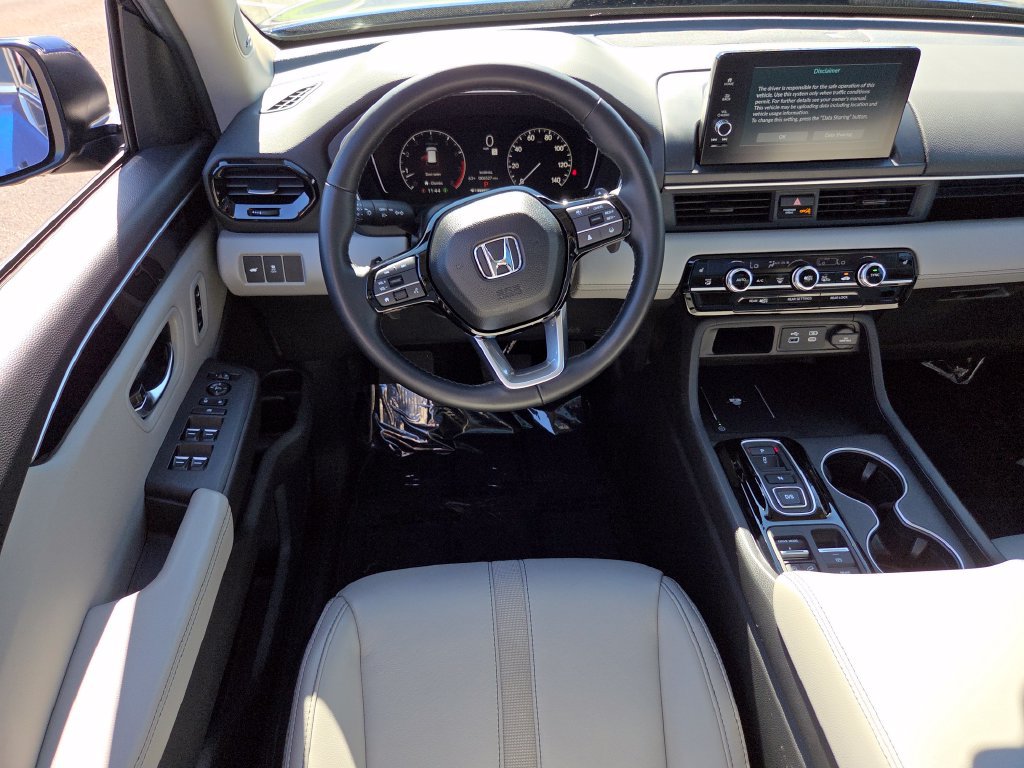 Used 2025 Honda Pilot Touring image 35