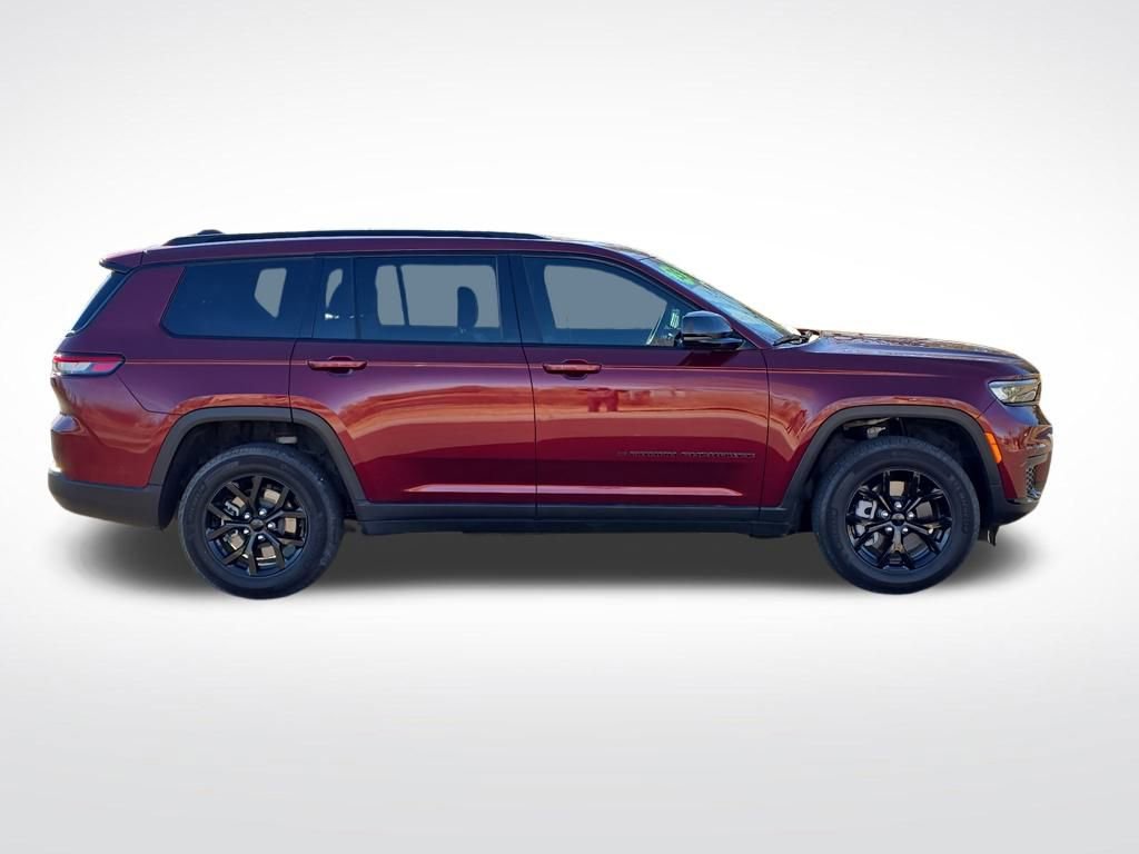 Used 2025 Jeep Grand Cherokee L Laredo image 8