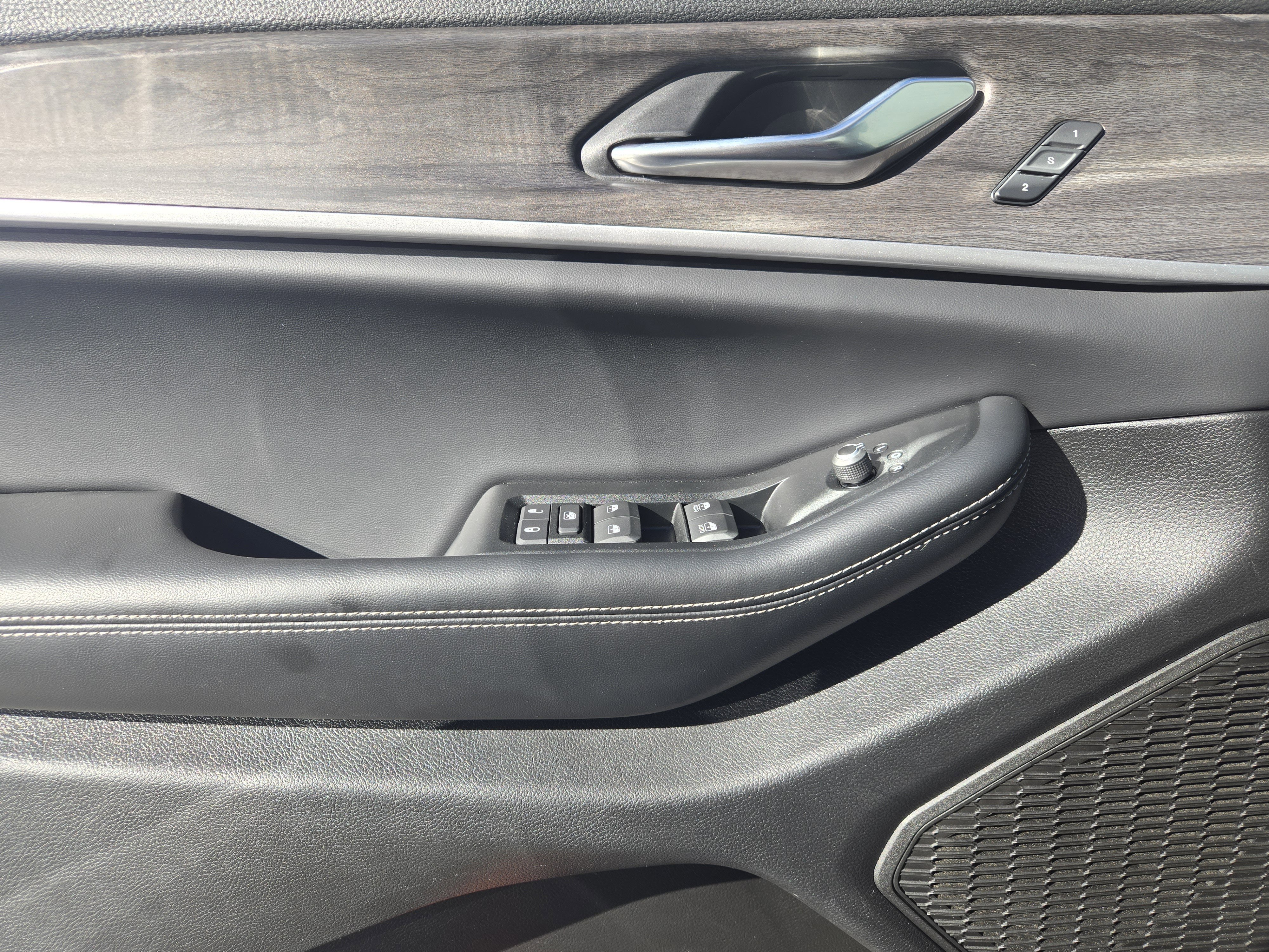 Used 2024 Jeep Grand Cherokee L Limited w/ Luxury Tech Group II image 26