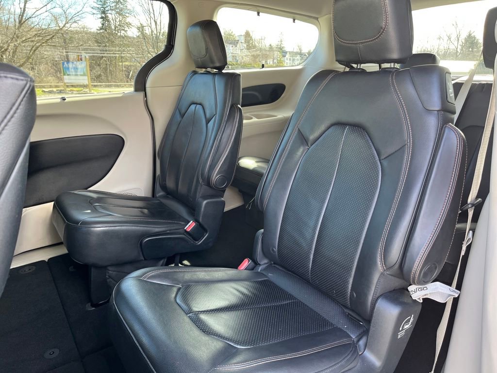 Used 2017 Chrysler Pacifica Touring-L Plus w/ Advanced Safetytec Group image 29