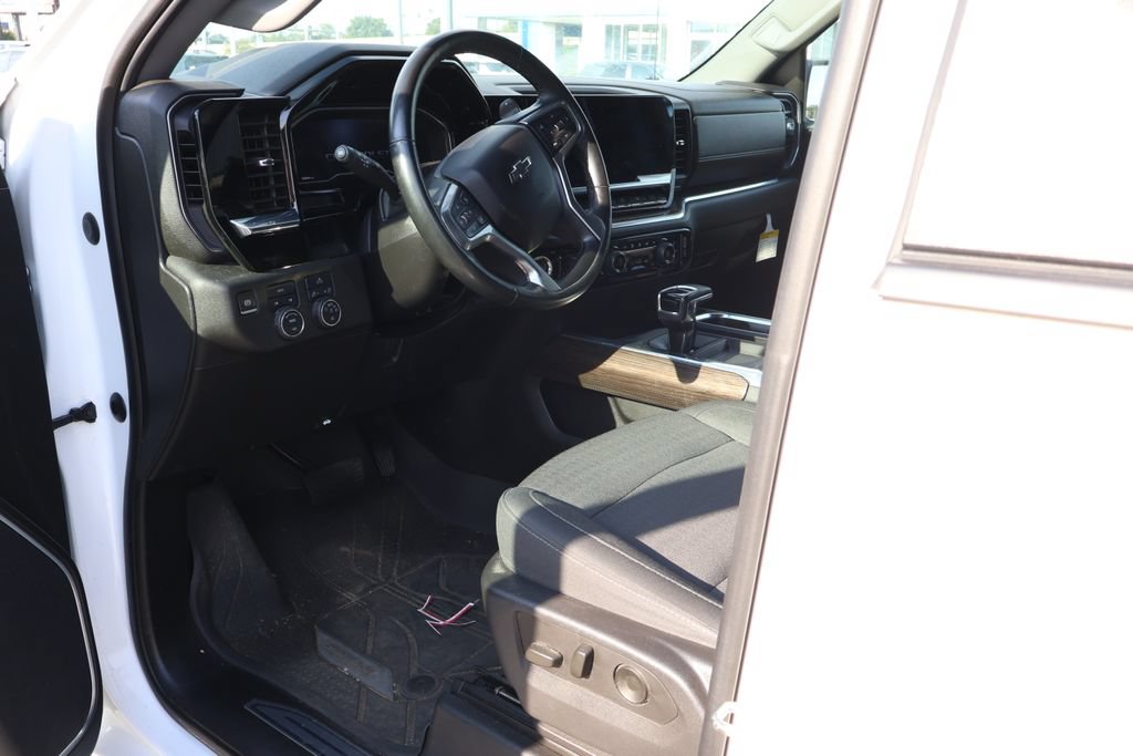 Used 2023 Chevrolet Silverado 1500 RST w/ Protection Package AWD/4WD image 11
