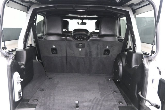 Used 2020 Jeep Wrangler Unlimited Sahara AWD/4WD image 7