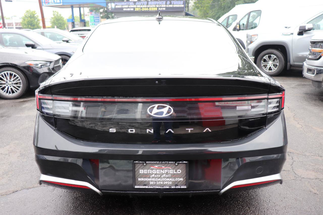 Used 2025 Hyundai Sonata SEL FWD image 4