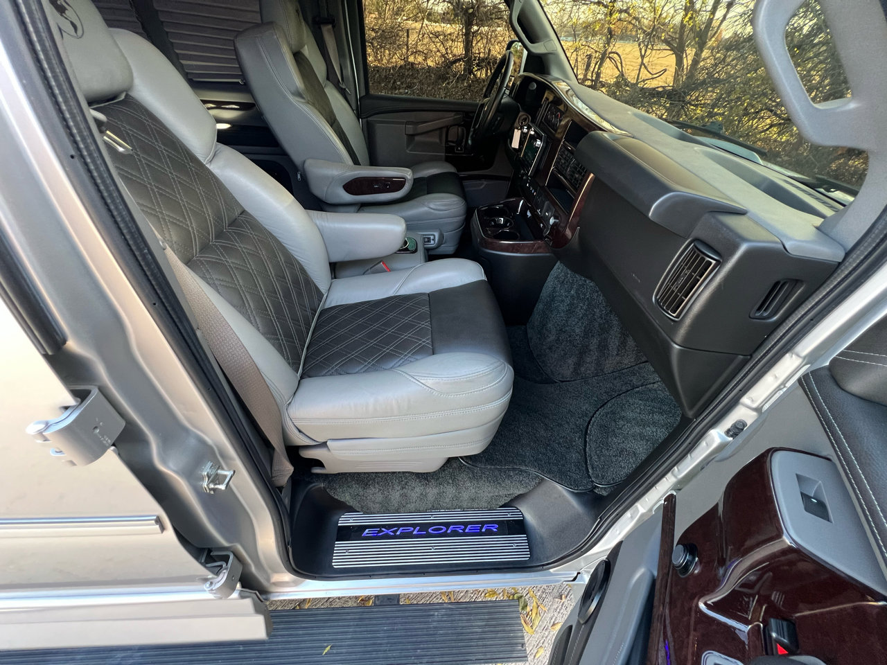 Used 2022 Chevrolet Express 2500 Extended w/ Enhanced Convenience Package image 47