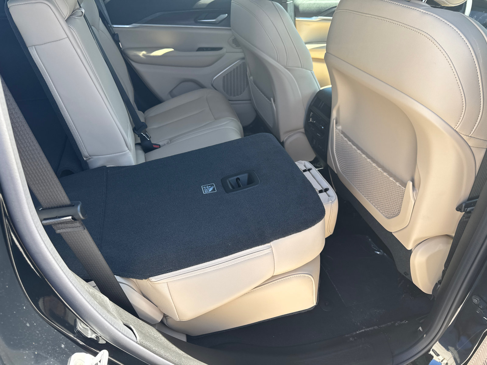 New 2026 Jeep Grand Cherokee Limited w/ Limited Altitude Package AWD/4WD image 15