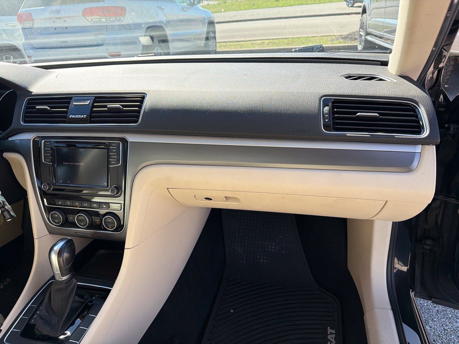 Used 2018 Volkswagen Passat 2.0T R-Line FWD image 35