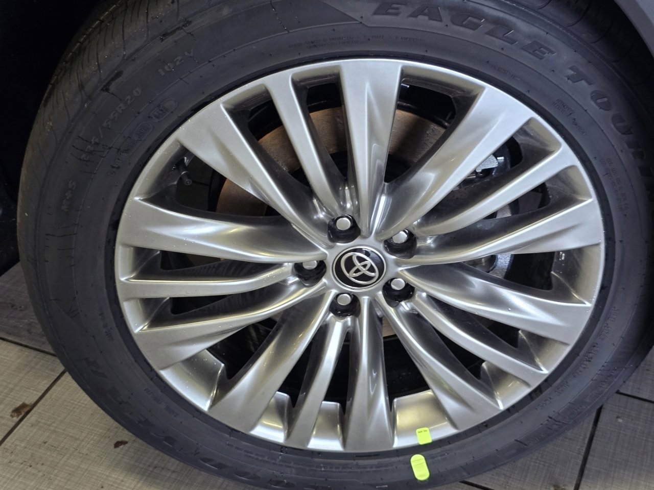 New 2026 Toyota Highlander Platinum image 11