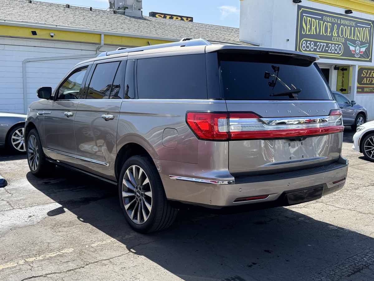 Used 2018 Lincoln Navigator L Select w/ Technology Package AWD/4WD image 29