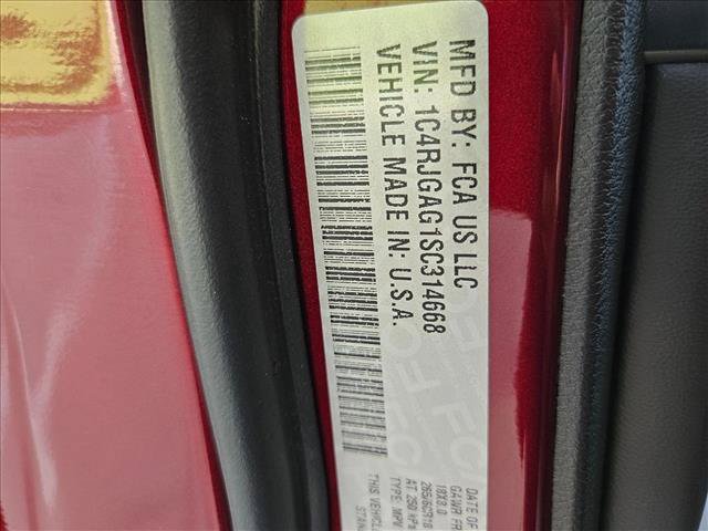 Used 2025 Jeep Grand Cherokee Altitude RWD image 25