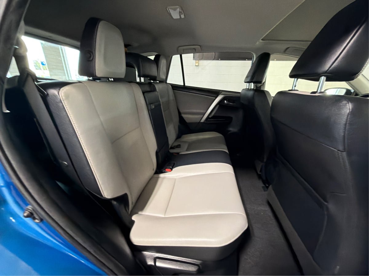 Used 2016 Toyota RAV4 Limited AWD/4WD image 16