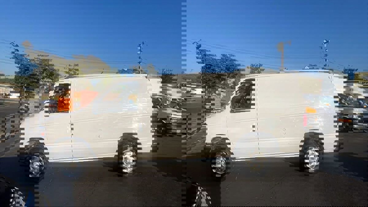 Used 2013 Ford E-150 and Econoline 150 image 3