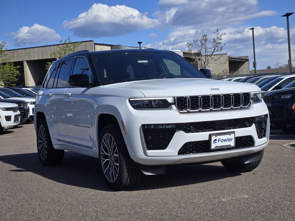 New 2026 Jeep Grand Cherokee Summit AWD/4WD image 2