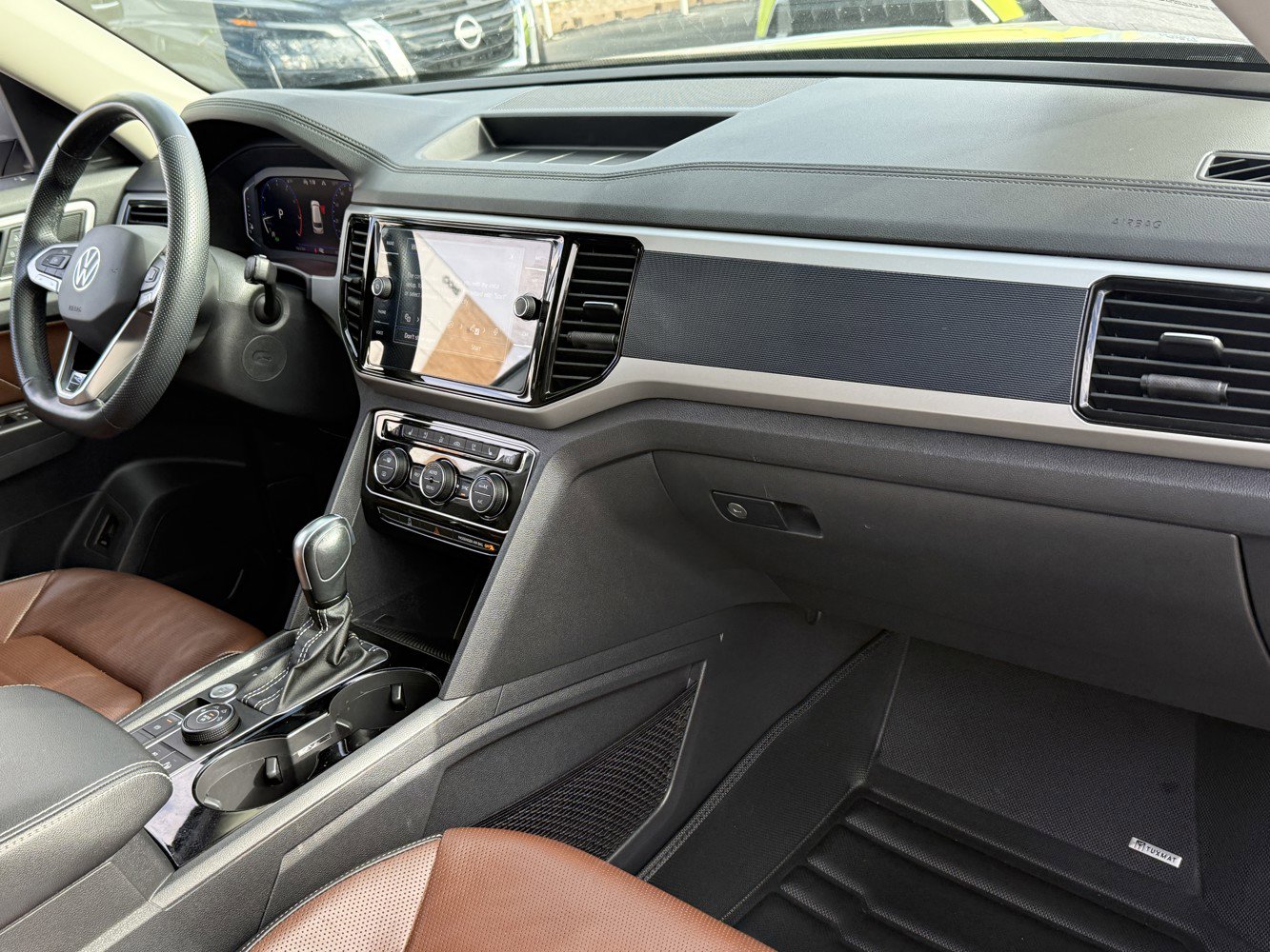 Used 2023 Volkswagen Atlas SEL Premium image 25