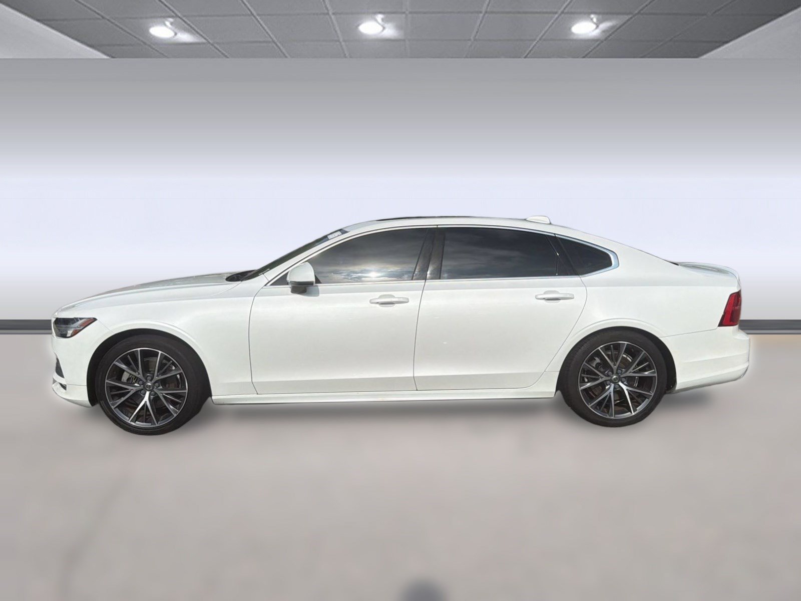 Used 2019 Volvo S90 T5 Momentum FWD image 2