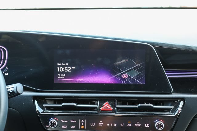 Certified 2025 Kia Niro EX FWD image 16