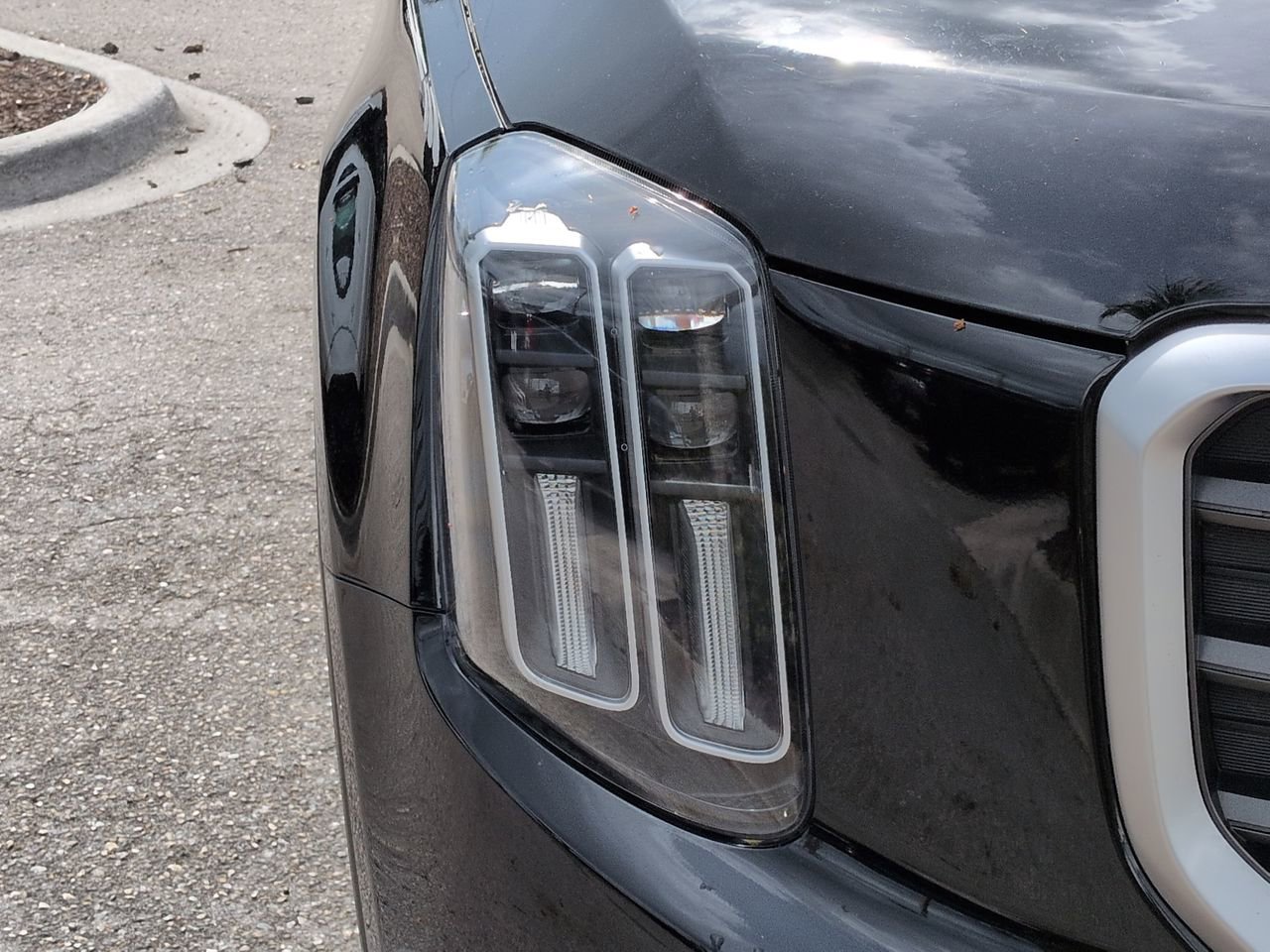 Used 2025 Kia Telluride SX image 10