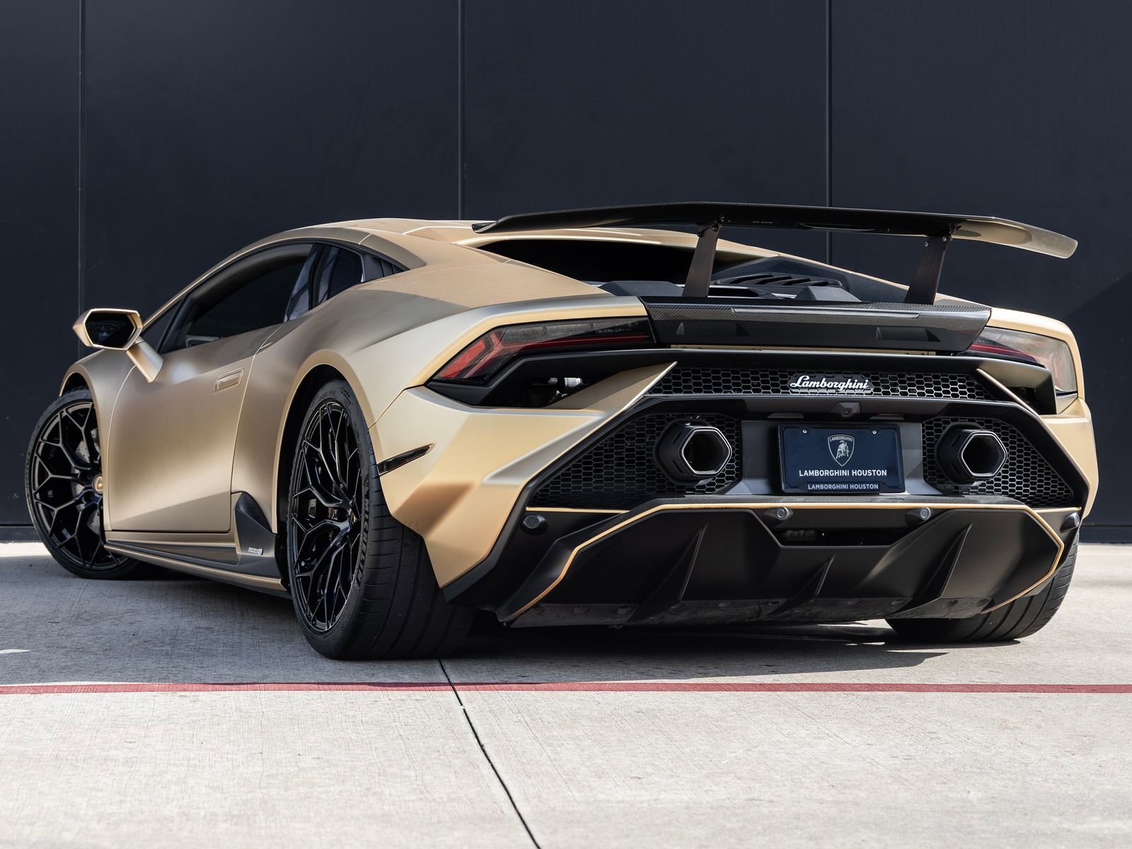 Used 2023 Lamborghini Huracan Tecnica RWD image 7