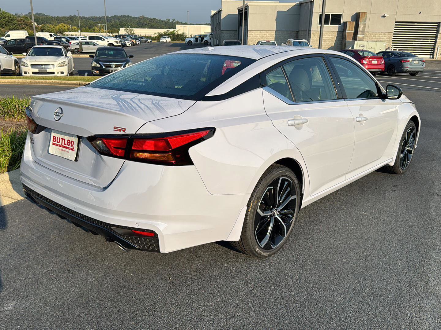 New 2025 Nissan Altima 2.5 SR image 5