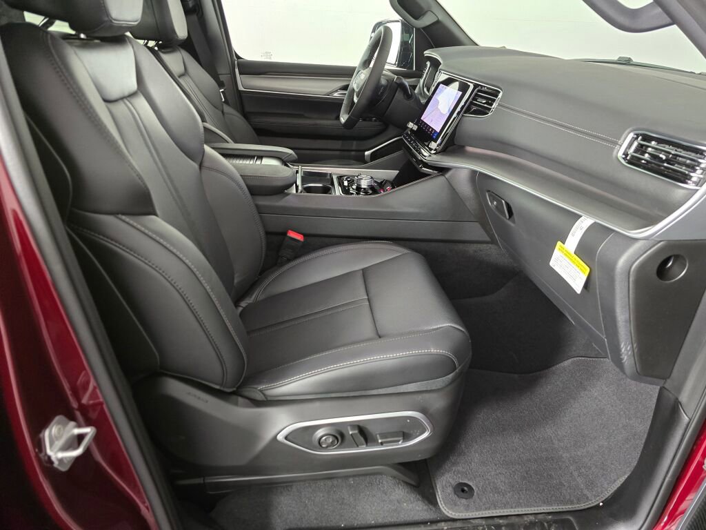 New 2025 Jeep Wagoneer Series II w/ HD Trailer Tow Package image 28