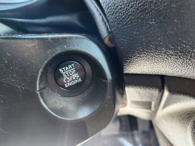 Used 2022 Jeep Renegade Latitude w/ Convenience Group AWD/4WD image 17