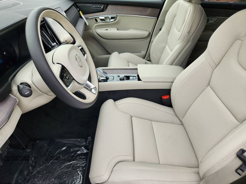 New 2026 Volvo XC90 T8 Ultra w/ Protection Package AWD/4WD image 4