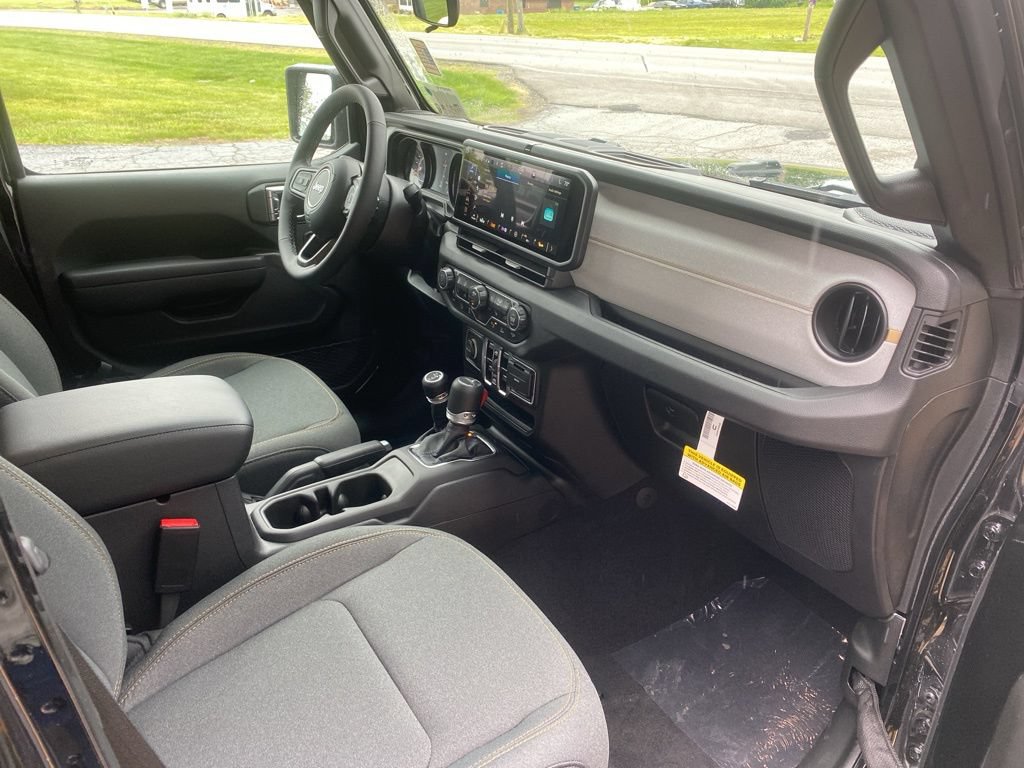 New 2025 Jeep Gladiator Sport AWD/4WD image 14