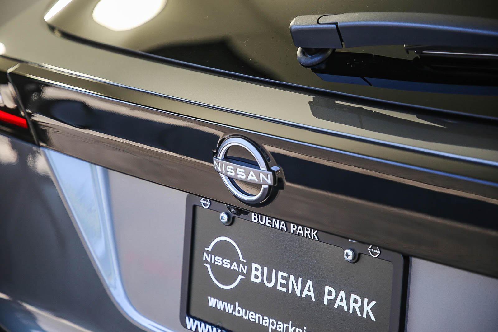 New 2026 Nissan Kicks SR FWD image 8