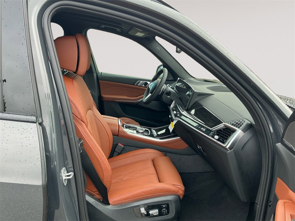 New 2026 BMW X5 xDrive40i w/ M Sport Package image 15