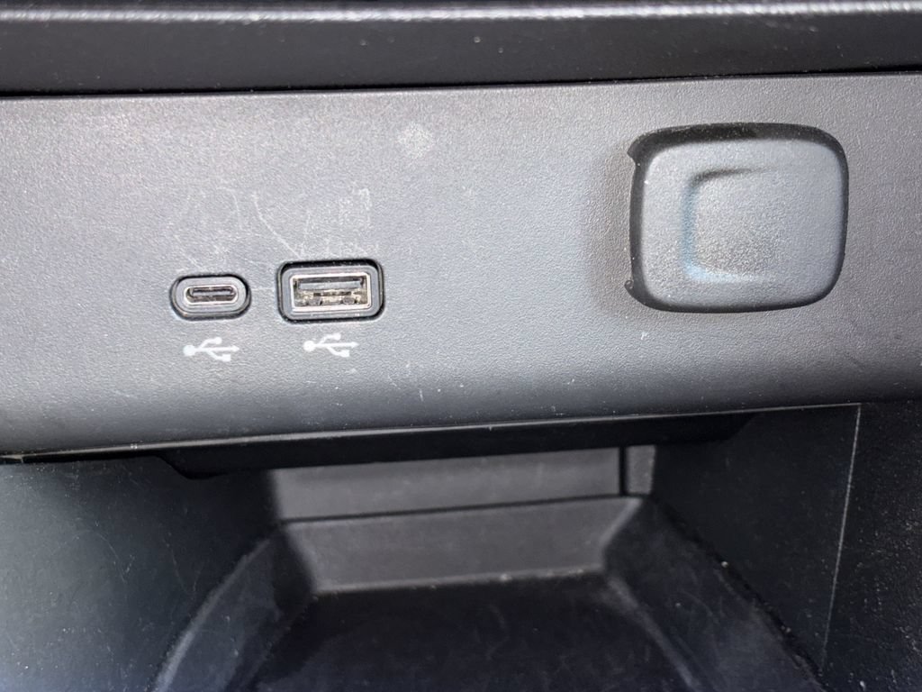 Used 2024 Buick Encore GX Sport Touring FWD image 8