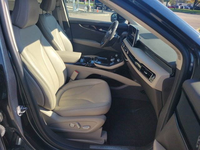 Certified 2023 Lincoln Nautilus AWD w/ Premium Package image 27
