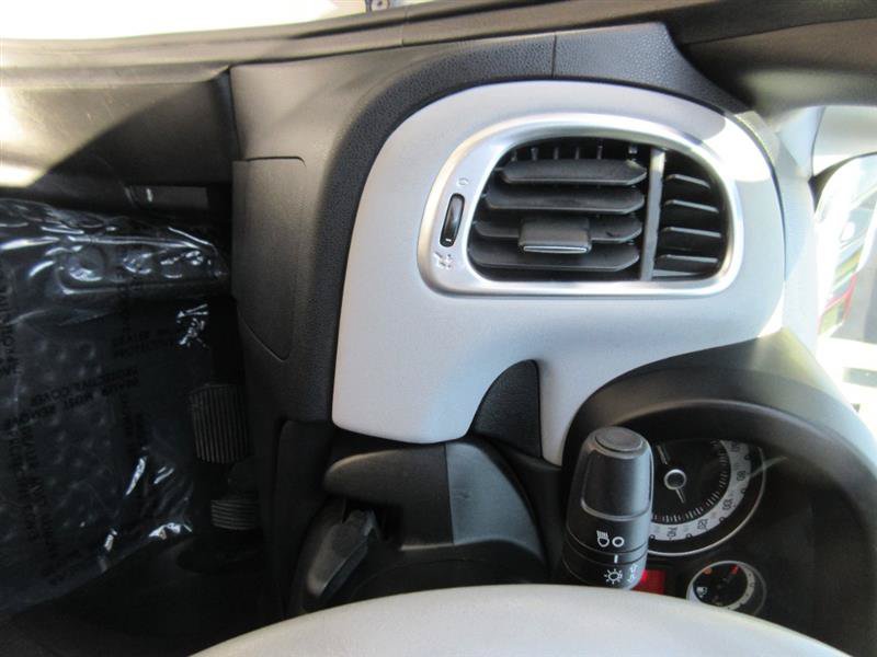 Used 2014 FIAT 500L Easy FWD image 12