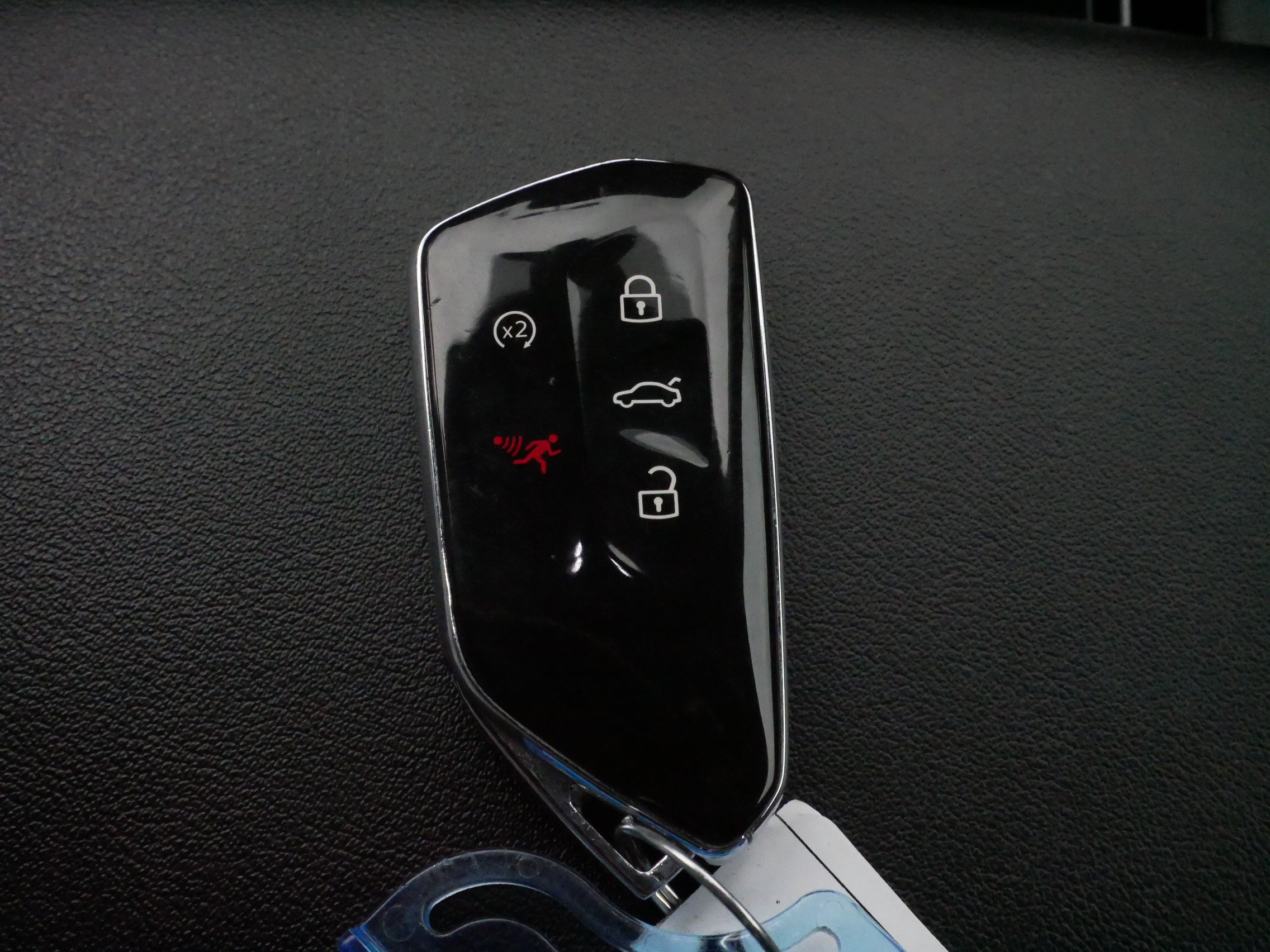 Certified 2024 Volkswagen Atlas SE image 33